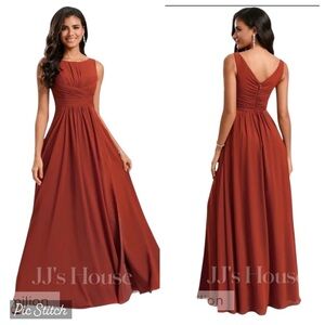 JJ’s‎ House Vermilion Dress Size 18W
Bust 45” Waist 38.50”